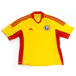Concurs! Câştigă acum un tricou oficial al echipei naţionale a României!