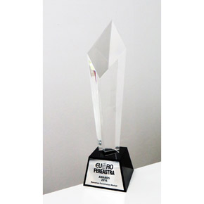 MCA Grup a primit Trofeul Euro-Fereastra 2014 la categoria Usi de garaj & Sisteme de umbrire